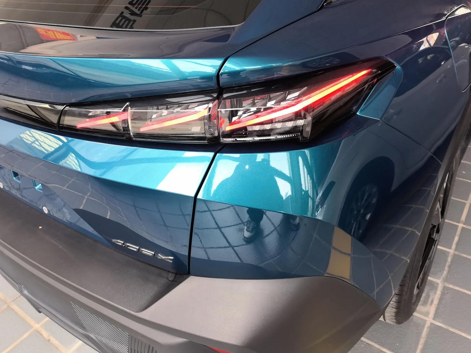 Peugeot 408X 2023 Charm Version — миниатюра 8