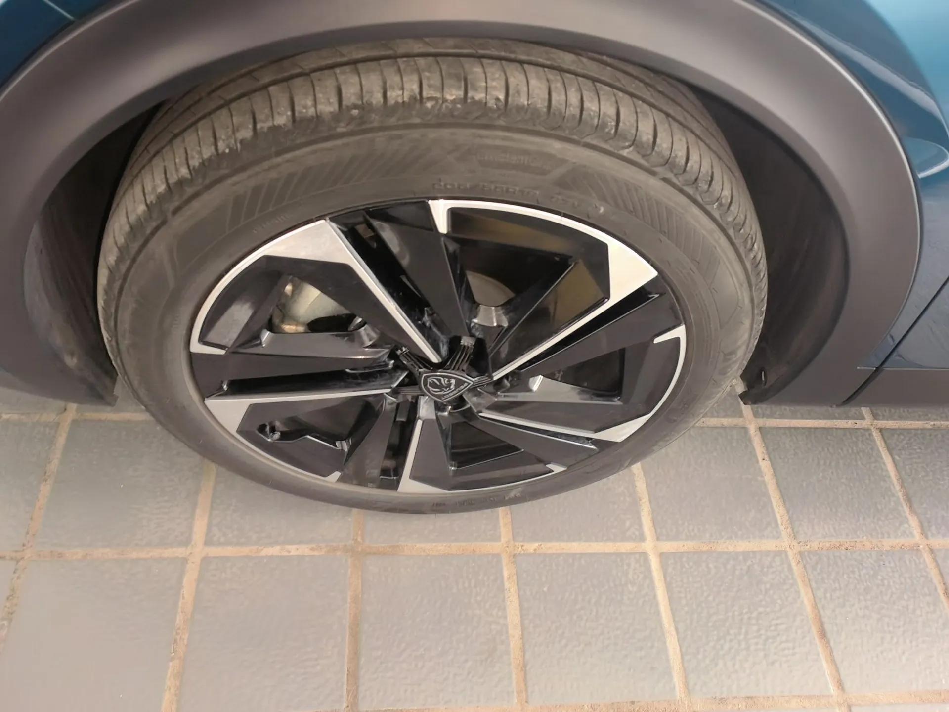 Peugeot 408X 2023 Charm Version — миниатюра 9