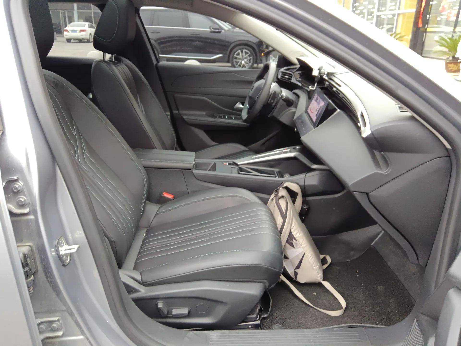 Peugeot 408X 2023 Charm Version — миниатюра 24