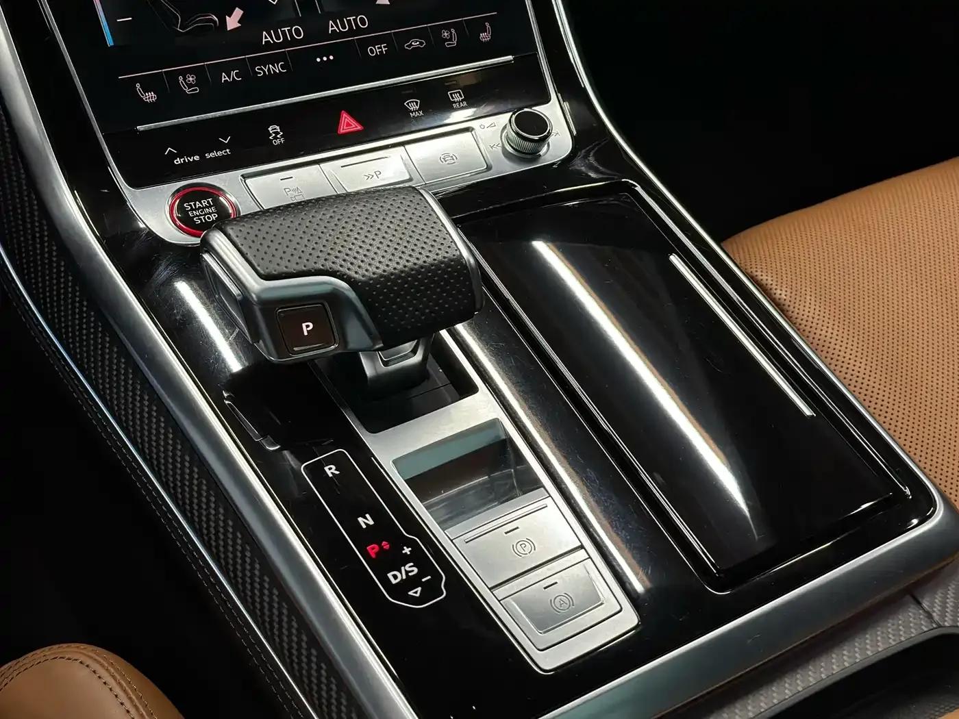 Audi RS Q8 2021 RS Q8 4.0T Premium Edition — миниатюра 16