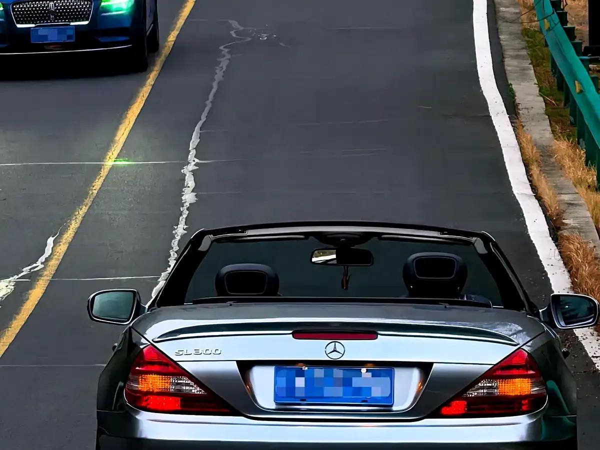 Mercedes-Benz SL-Class 2010 SL 300 — миниатюра 16