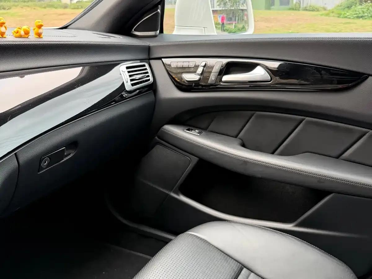 2015 Mercedes-Benz CLS AMG 63 4MATIC — миниатюра 17