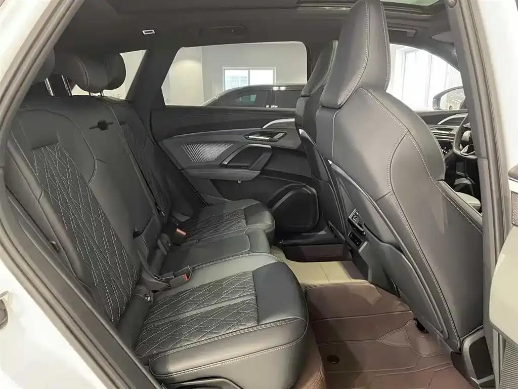 Audi Q5L 2026 2.0T Intelligent Hybrid Premium Edition — миниатюра 8