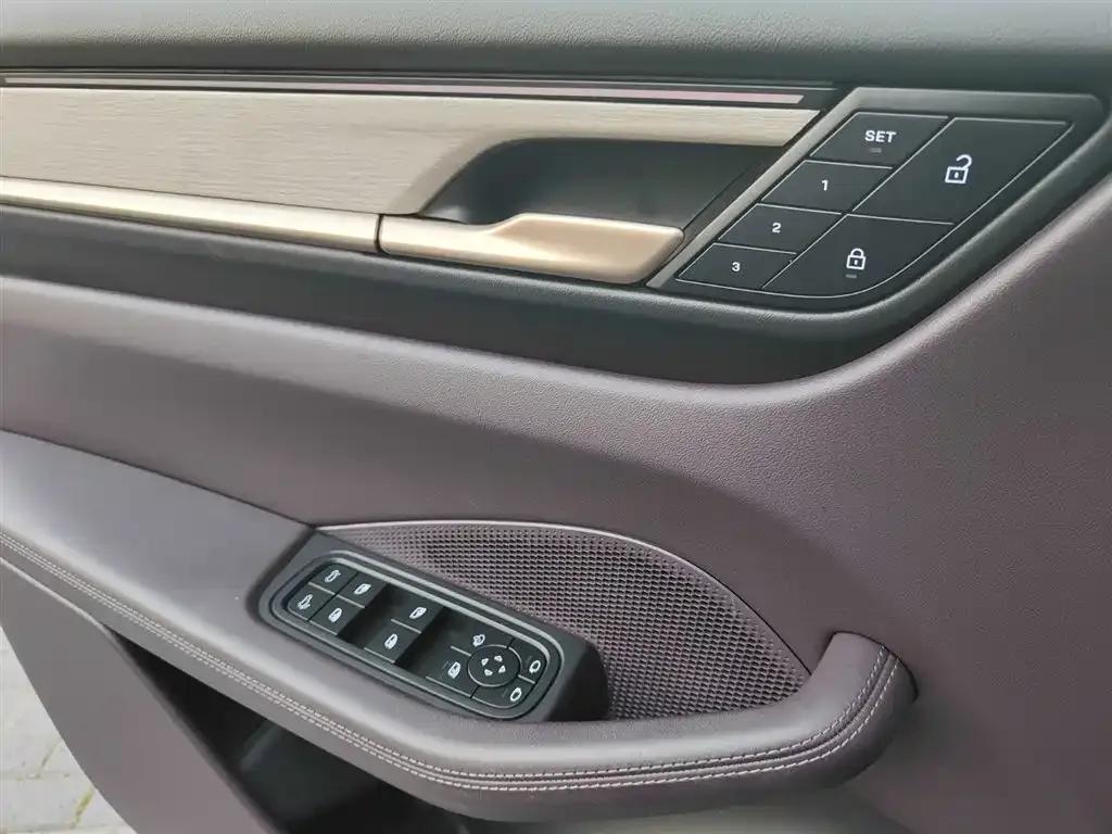 Macan 4 New Energy — миниатюра 13