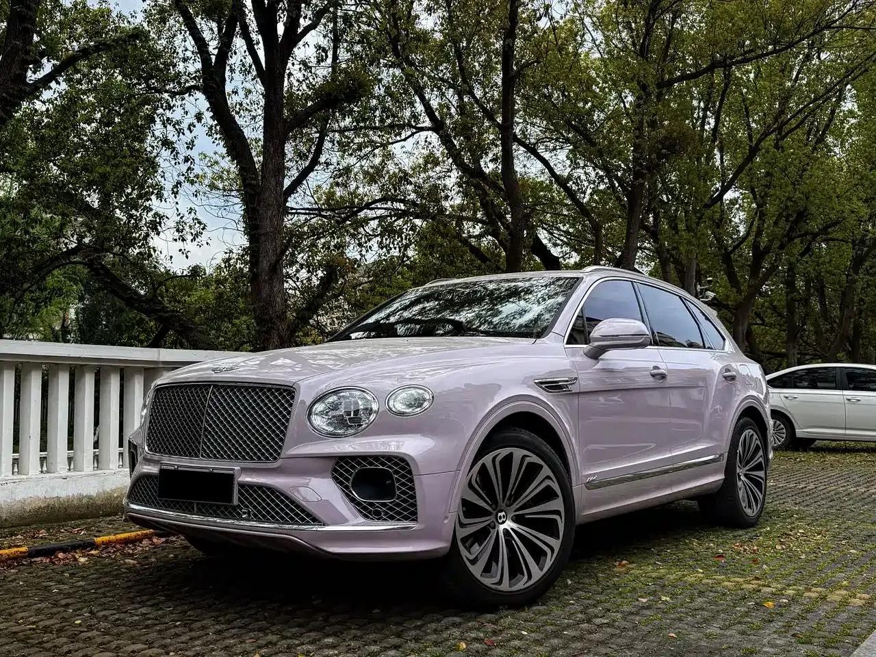 Bentayga Plug-in Hybrid 2021 3.0T PHEV — миниатюра 1