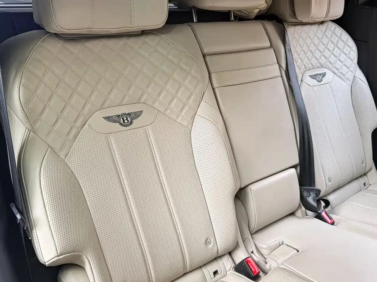 Bentayga Plug-in Hybrid 2021 3.0T PHEV — миниатюра 13