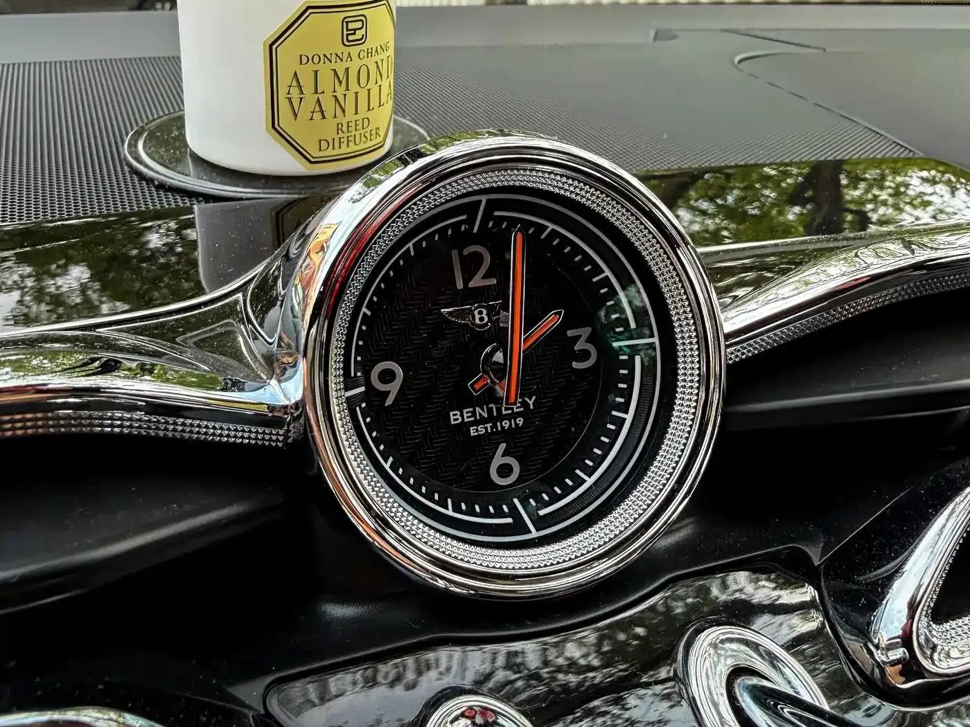 Bentayga Plug-in Hybrid 2021 3.0T PHEV — миниатюра 15