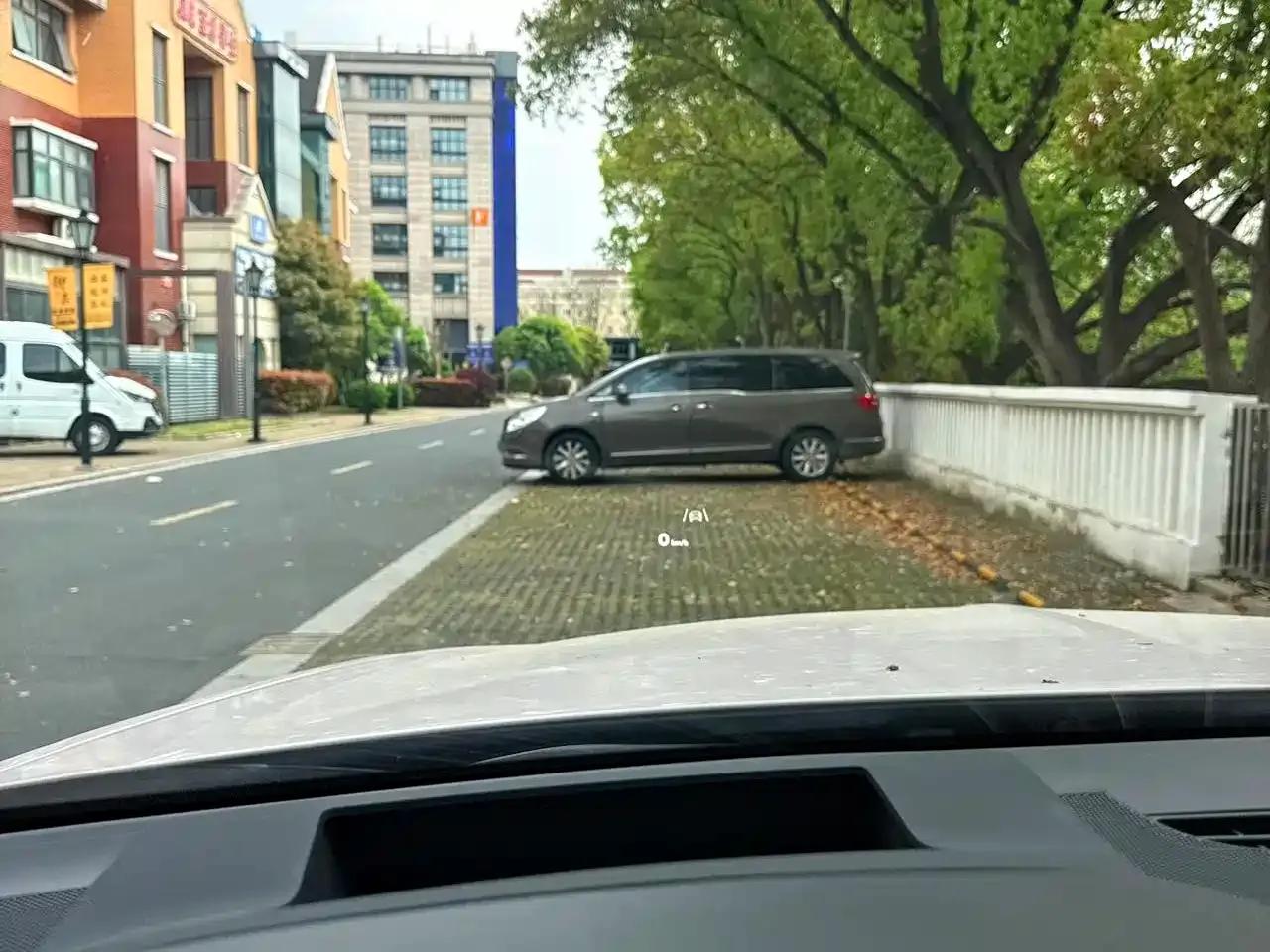 Bentayga Plug-in Hybrid 2021 3.0T PHEV — миниатюра 17
