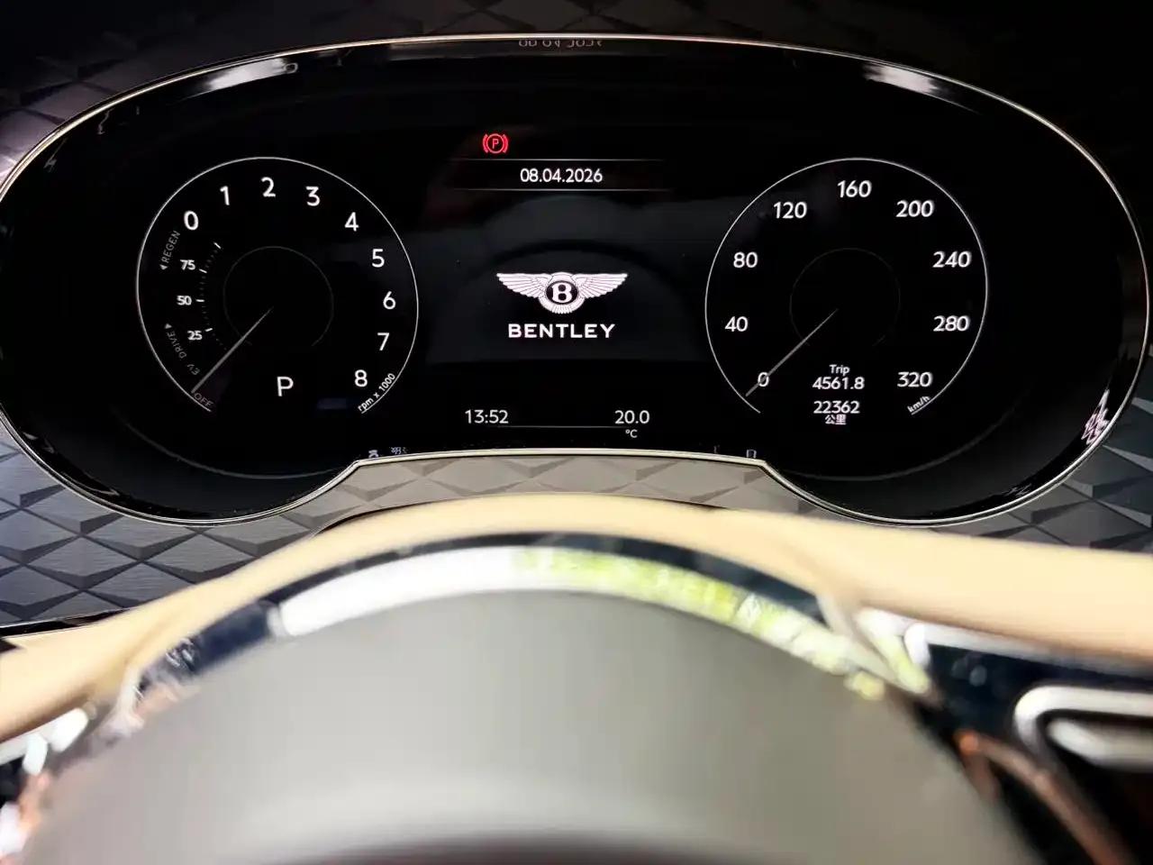 Bentayga Plug-in Hybrid 2021 3.0T PHEV — миниатюра 7