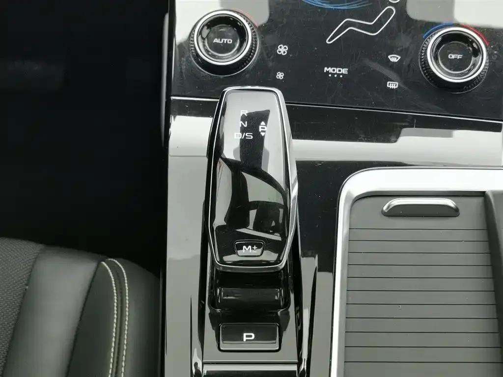Bestune B70S 2022 1.5T Smart and Trendy Commander — миниатюра 13