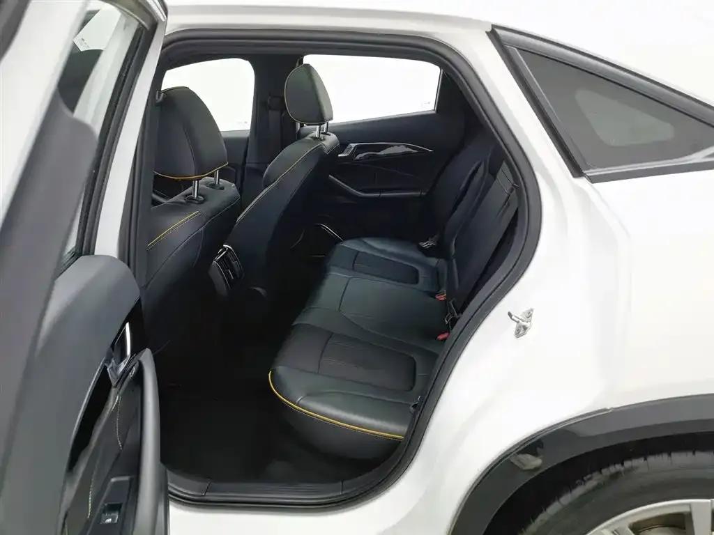 Bestune B70S 2022 1.5T Smart and Trendy Commander — миниатюра 15