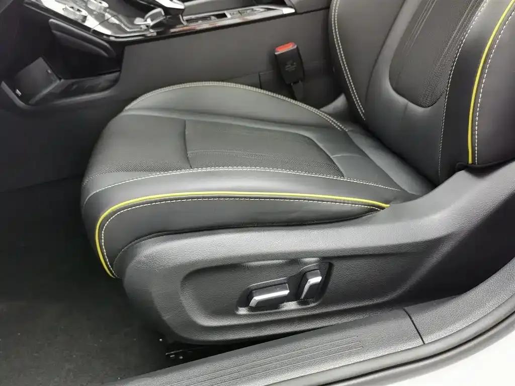 Bestune B70S 2022 1.5T Smart and Trendy Commander — миниатюра 20
