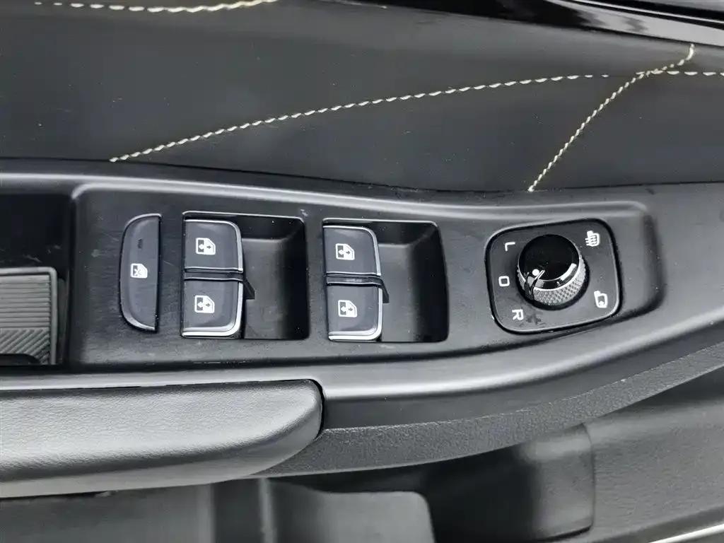 Bestune B70S 2022 1.5T Smart and Trendy Commander — миниатюра 9