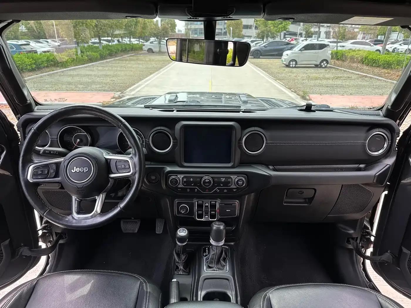 Gladiator 2022 3.6L First Edition — миниатюра 5