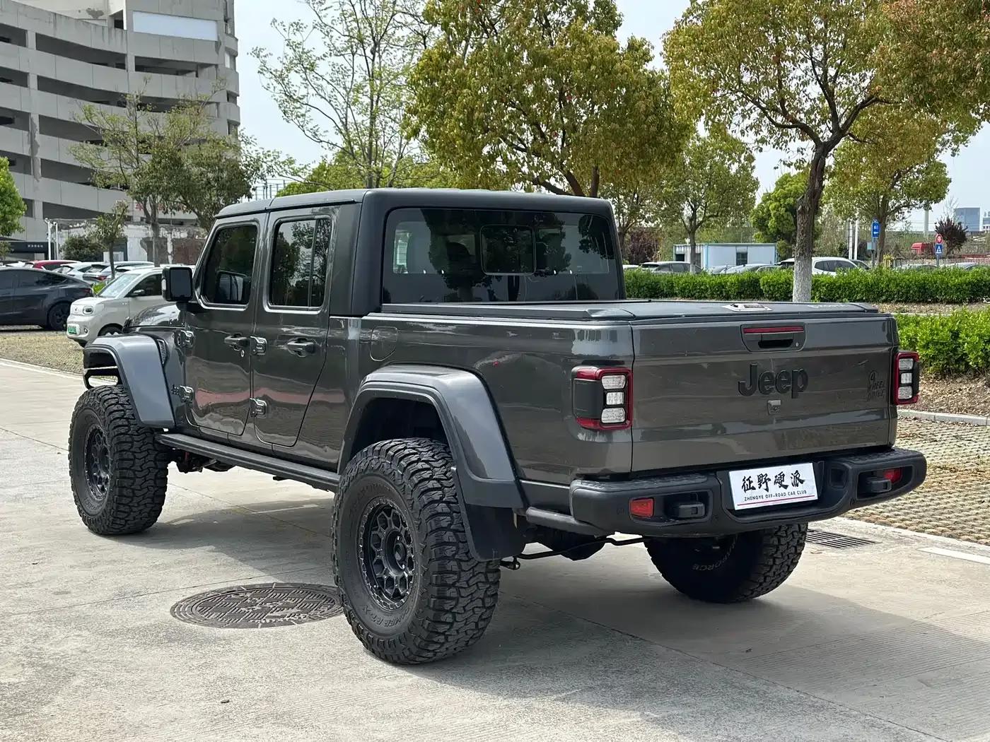 Gladiator 2022 3.6L First Edition — миниатюра 9
