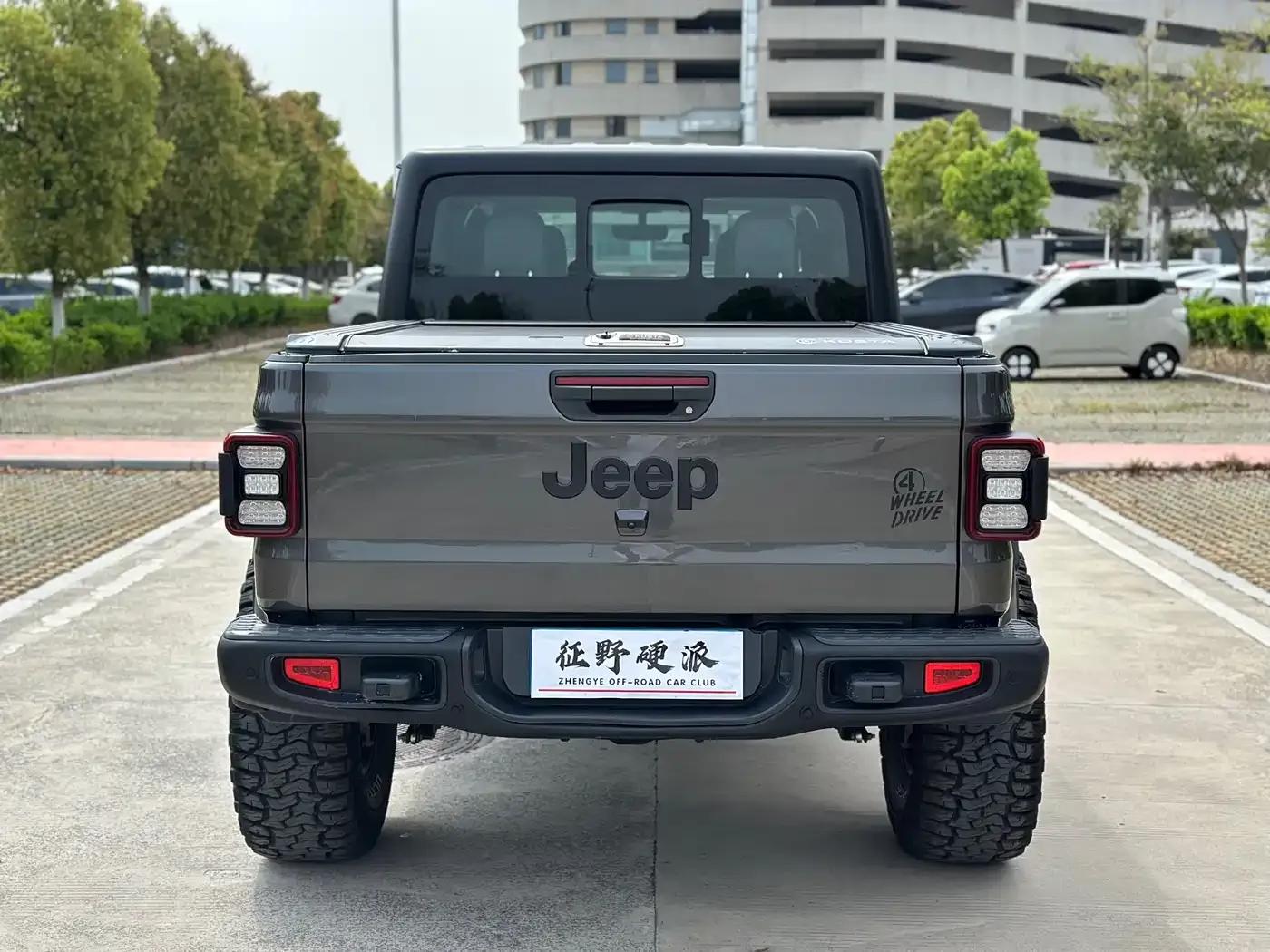 Gladiator 2022 3.6L First Edition — миниатюра 10