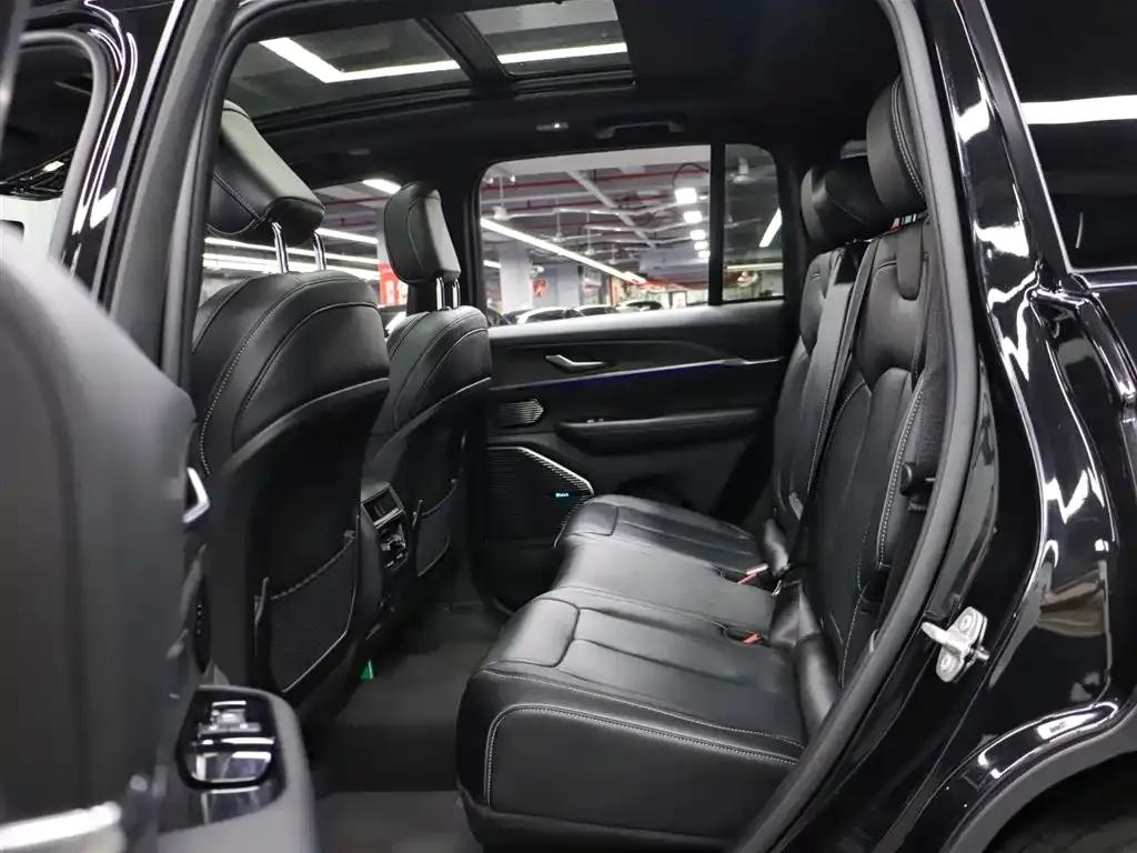 2023 Jeep Grand Cherokee 4xe Imported Model 4xe Peak Edition — миниатюра 21