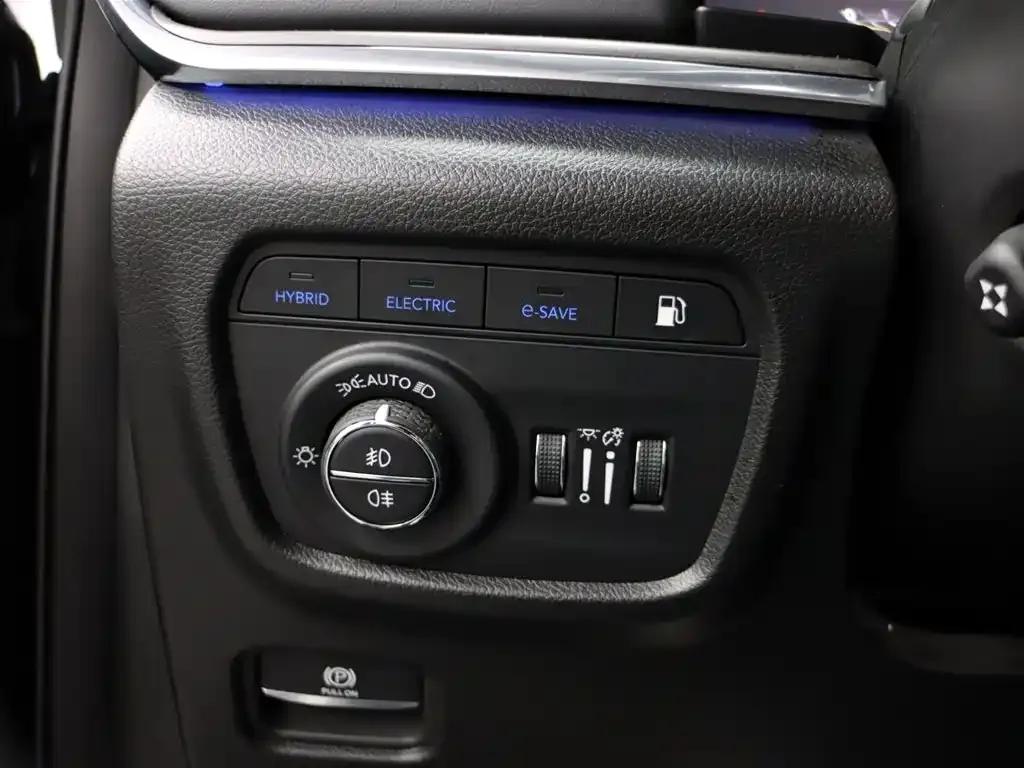 2023 Jeep Grand Cherokee 4xe Imported Model 4xe Peak Edition — миниатюра 26