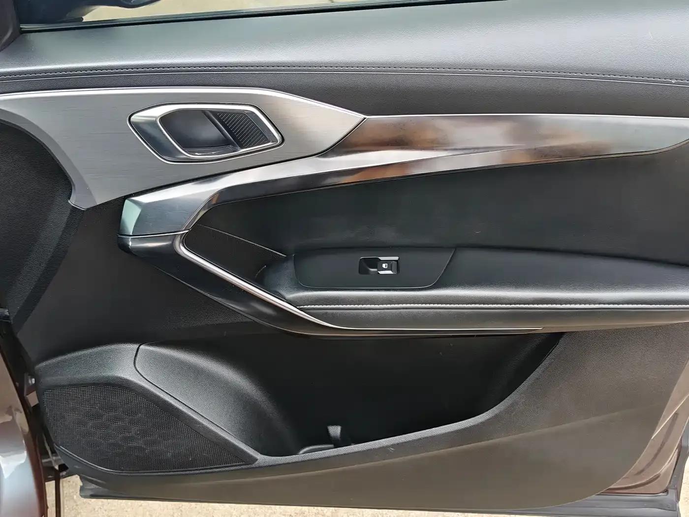 MG ONE 2022 α-Smart Sports Series 1.5T Starter Edition — миниатюра 10