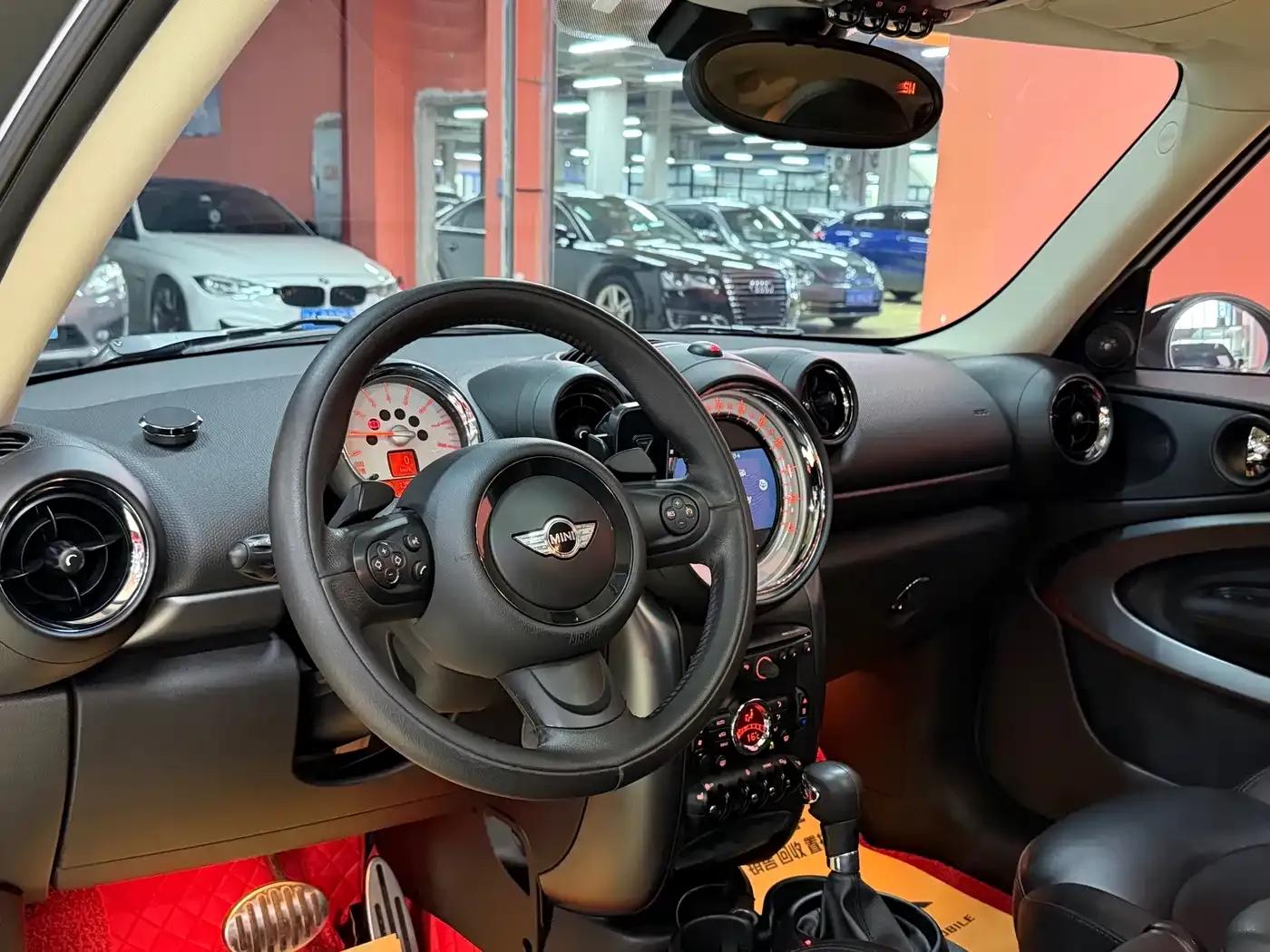 2013 MINI PACEMAN 1.6T COOPER S ALL4 — миниатюра 9
