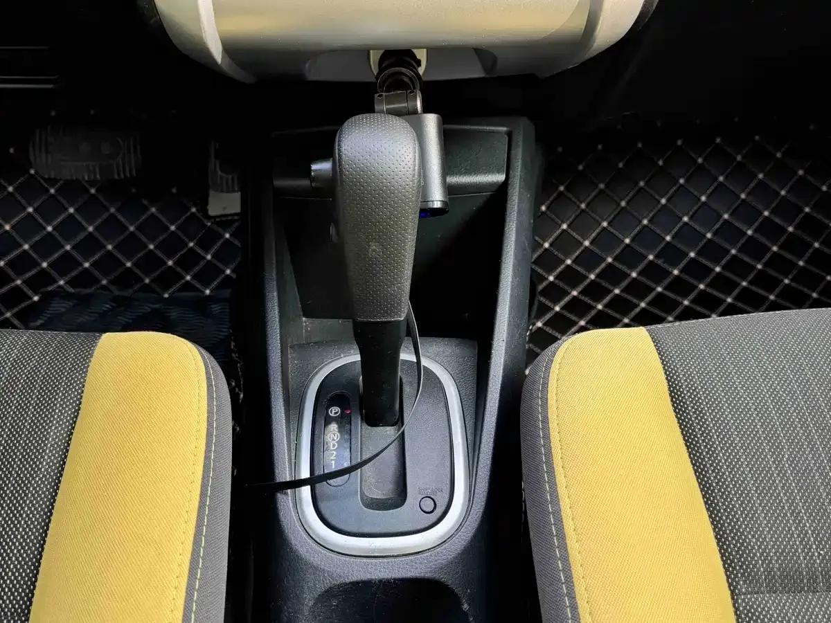 Venucia R50X 2013 1.6L Automatic — миниатюра 15