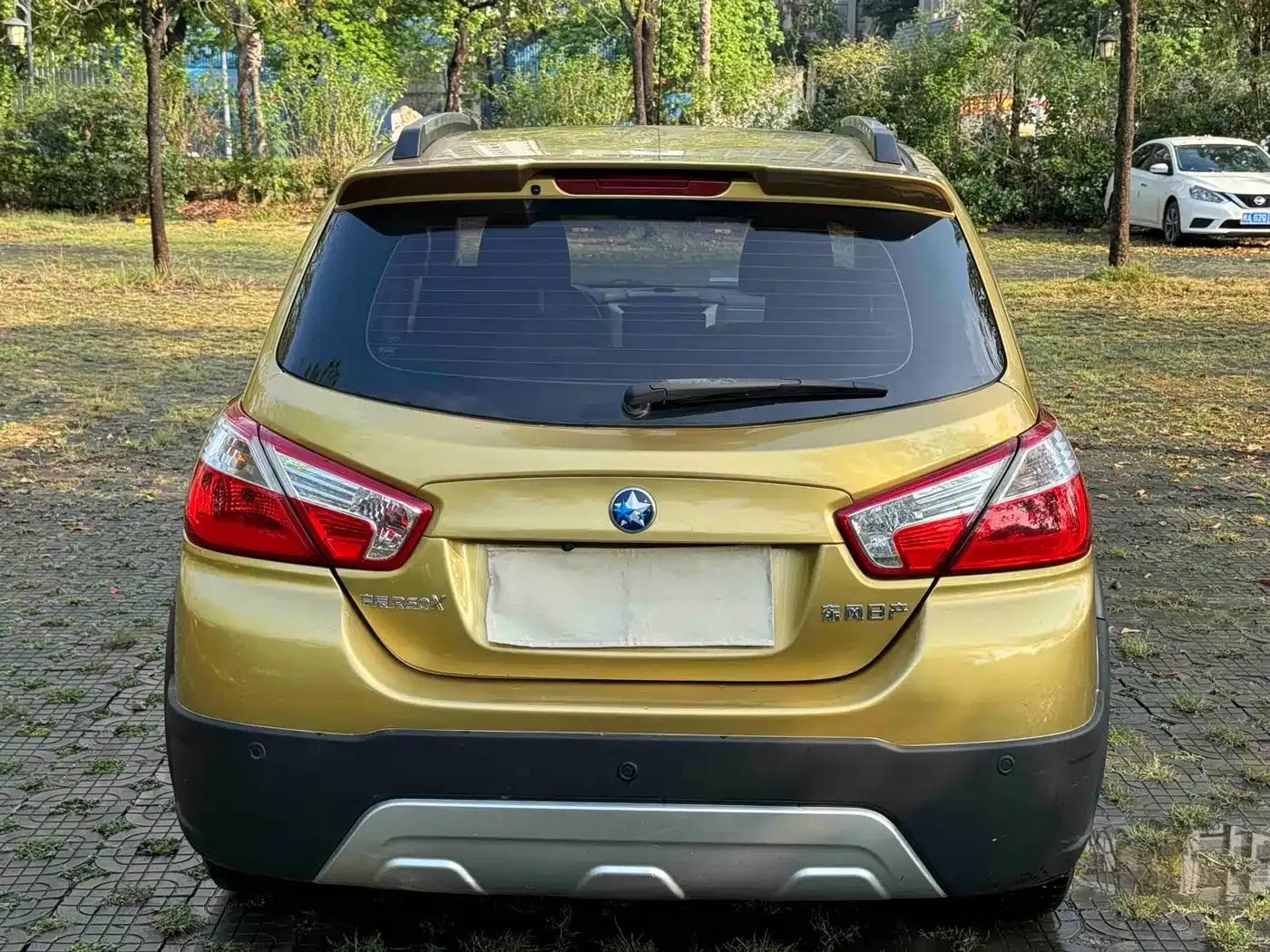 Venucia R50X 2013 1.6L Automatic — миниатюра 5