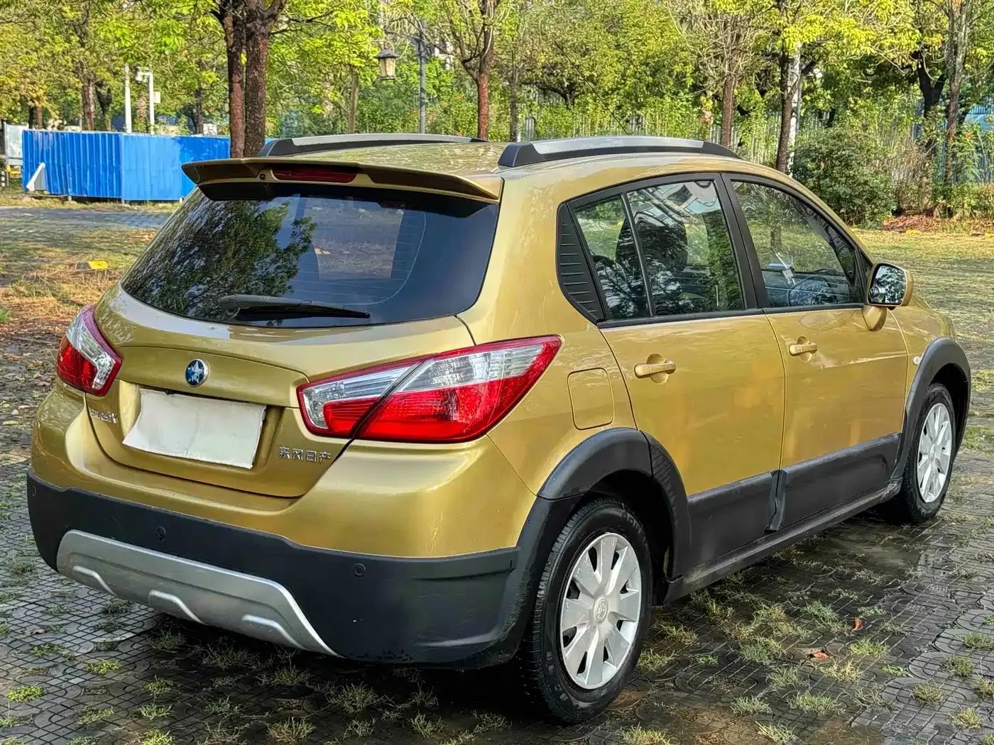 Venucia R50X 2013 1.6L Automatic — миниатюра 6