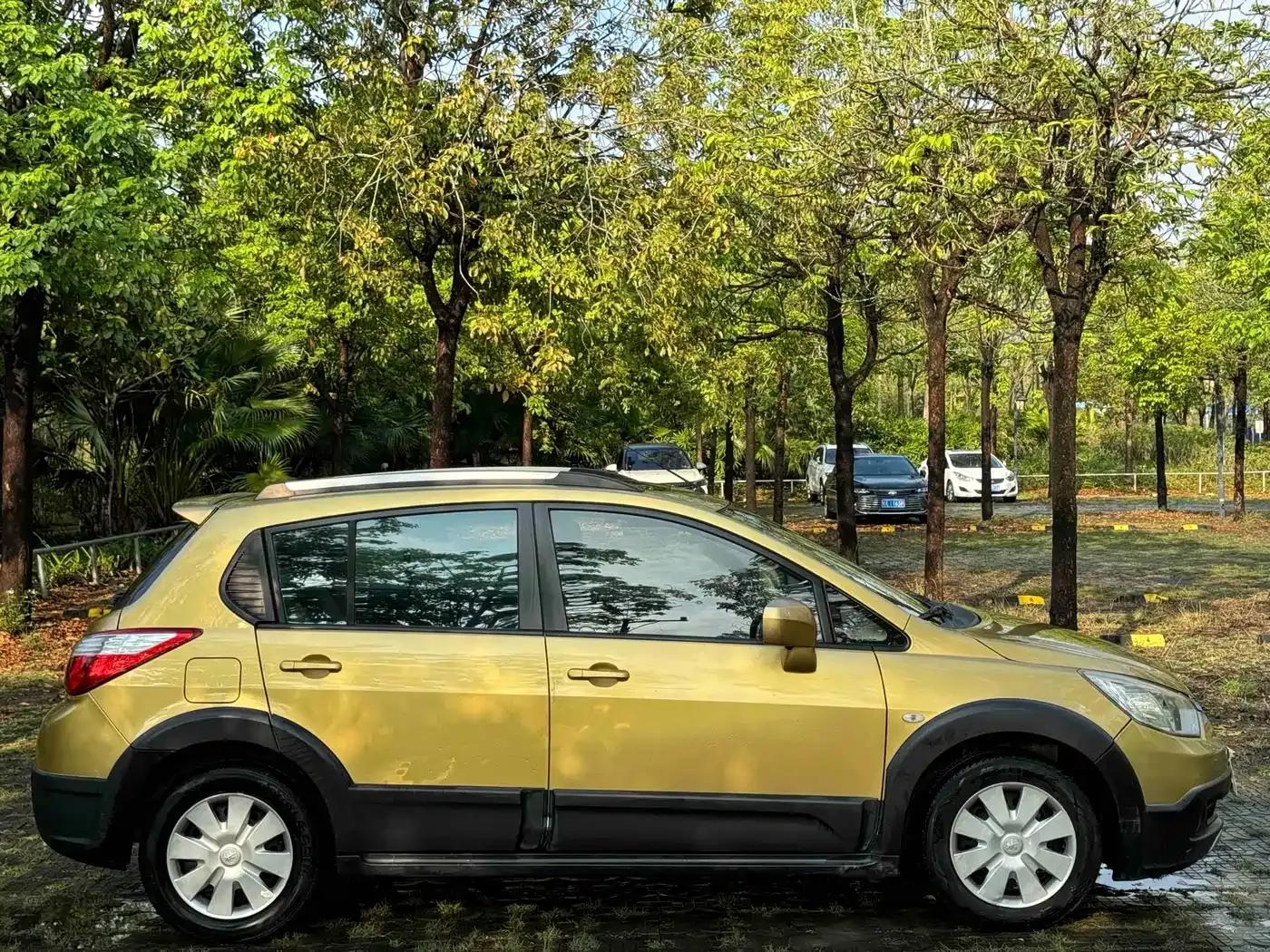 Venucia R50X 2013 1.6L Automatic — миниатюра 7