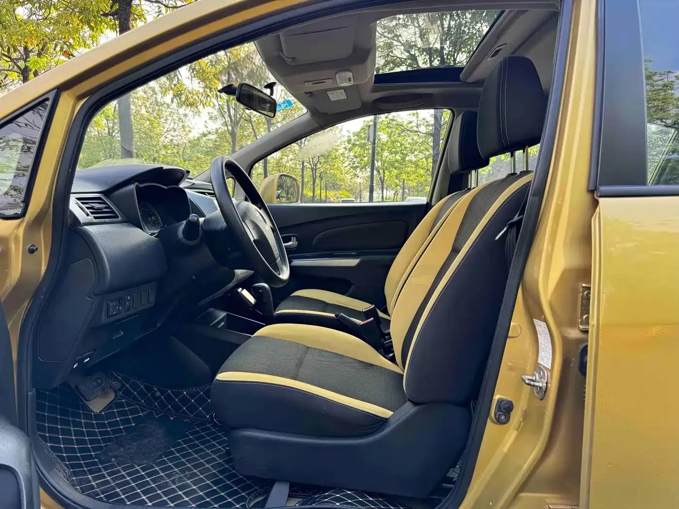 Venucia R50X 2013 1.6L Automatic — миниатюра 9