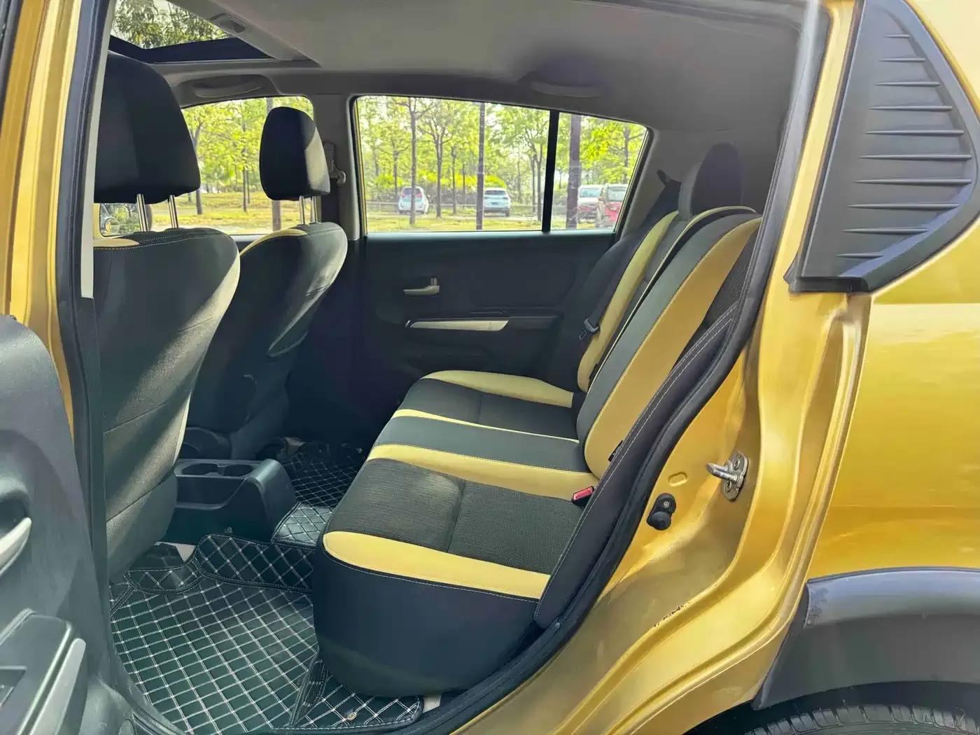 Venucia R50X 2013 1.6L Automatic — миниатюра 10