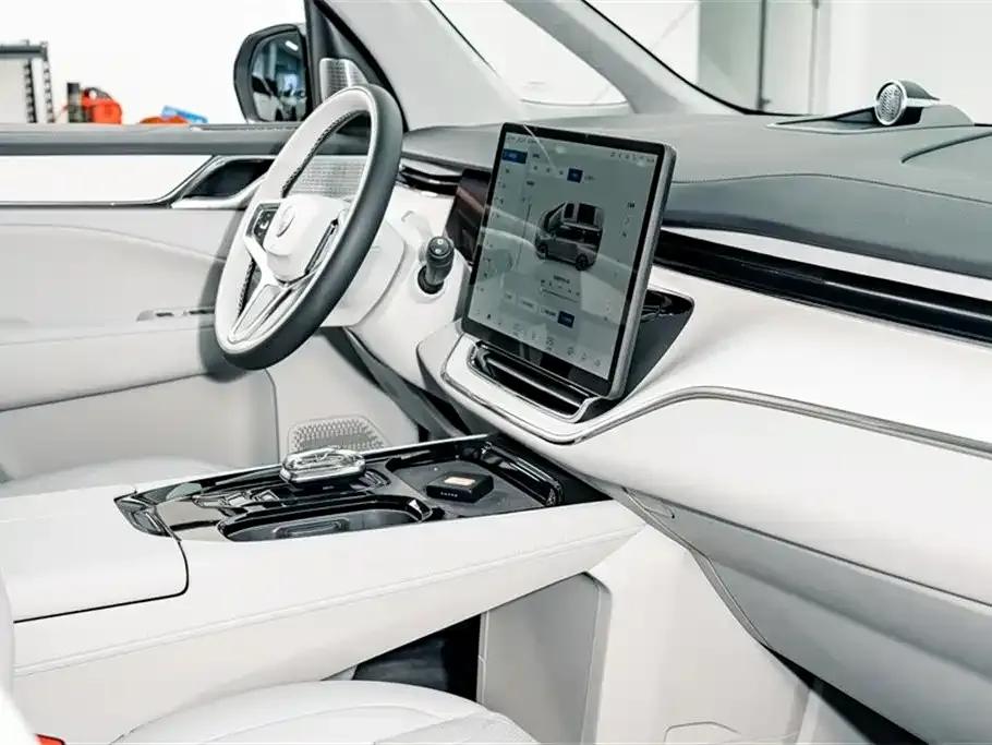Volvo EM90 2025 Ultra 6-seater — миниатюра 19
