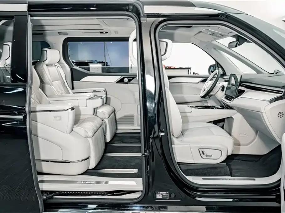 Volvo EM90 2025 Ultra 6-seater — миниатюра 21