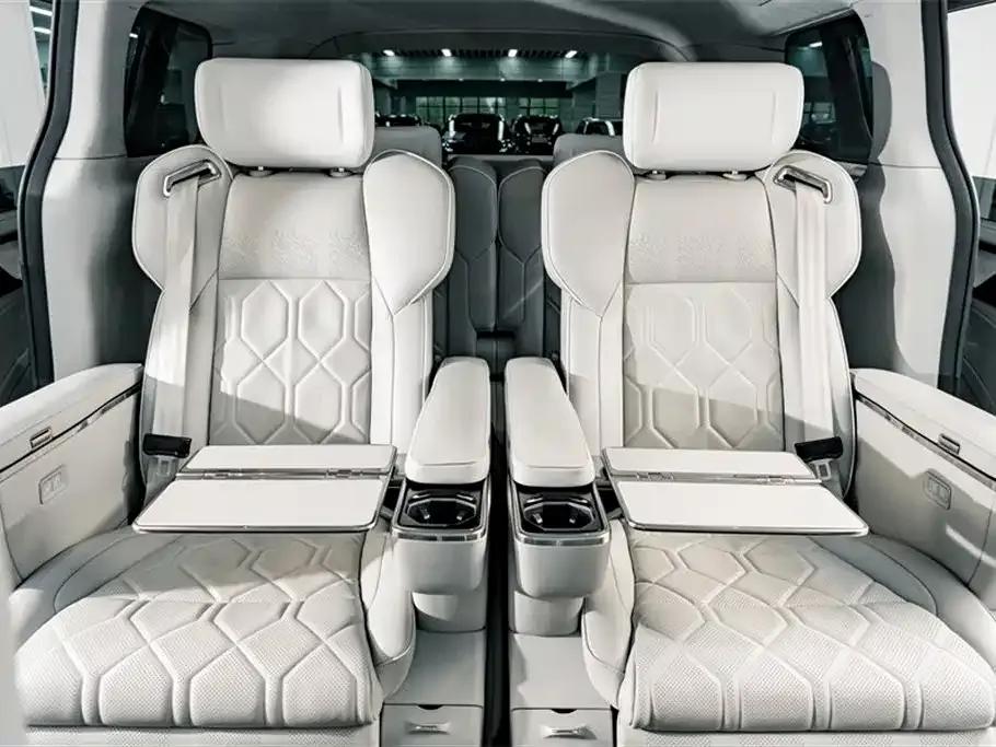 Volvo EM90 2025 Ultra 6-seater — миниатюра 28