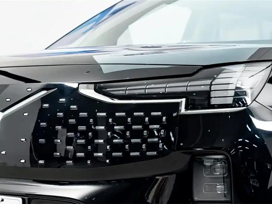 Volvo EM90 2025 Ultra 6-seater — миниатюра 4
