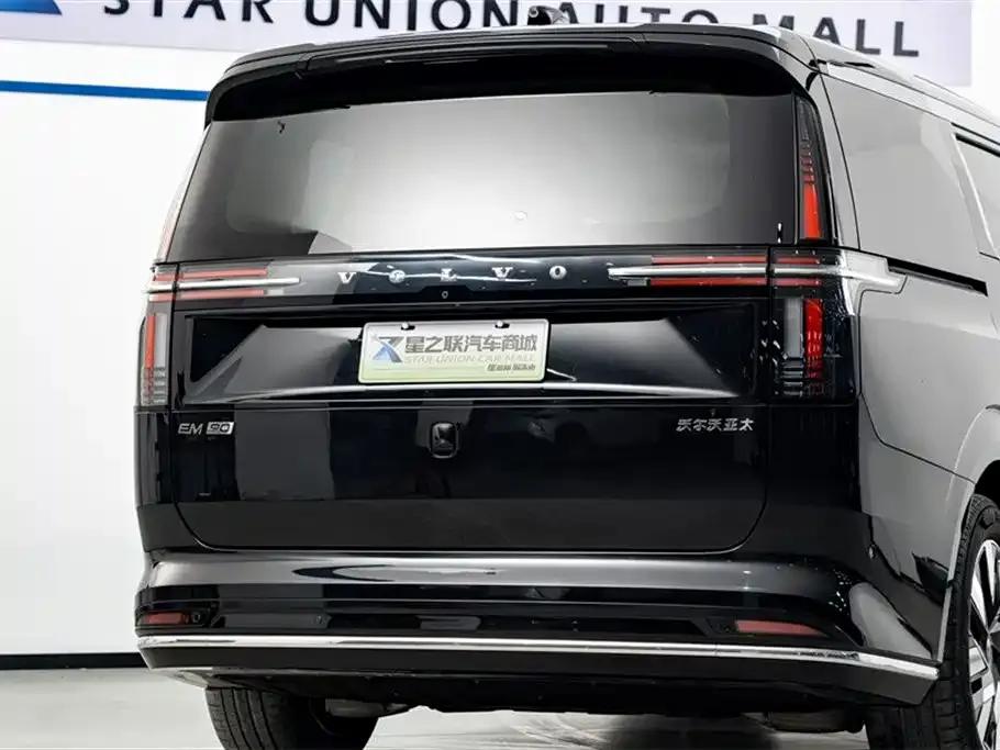 Volvo EM90 2025 Ultra 6-seater — миниатюра 7