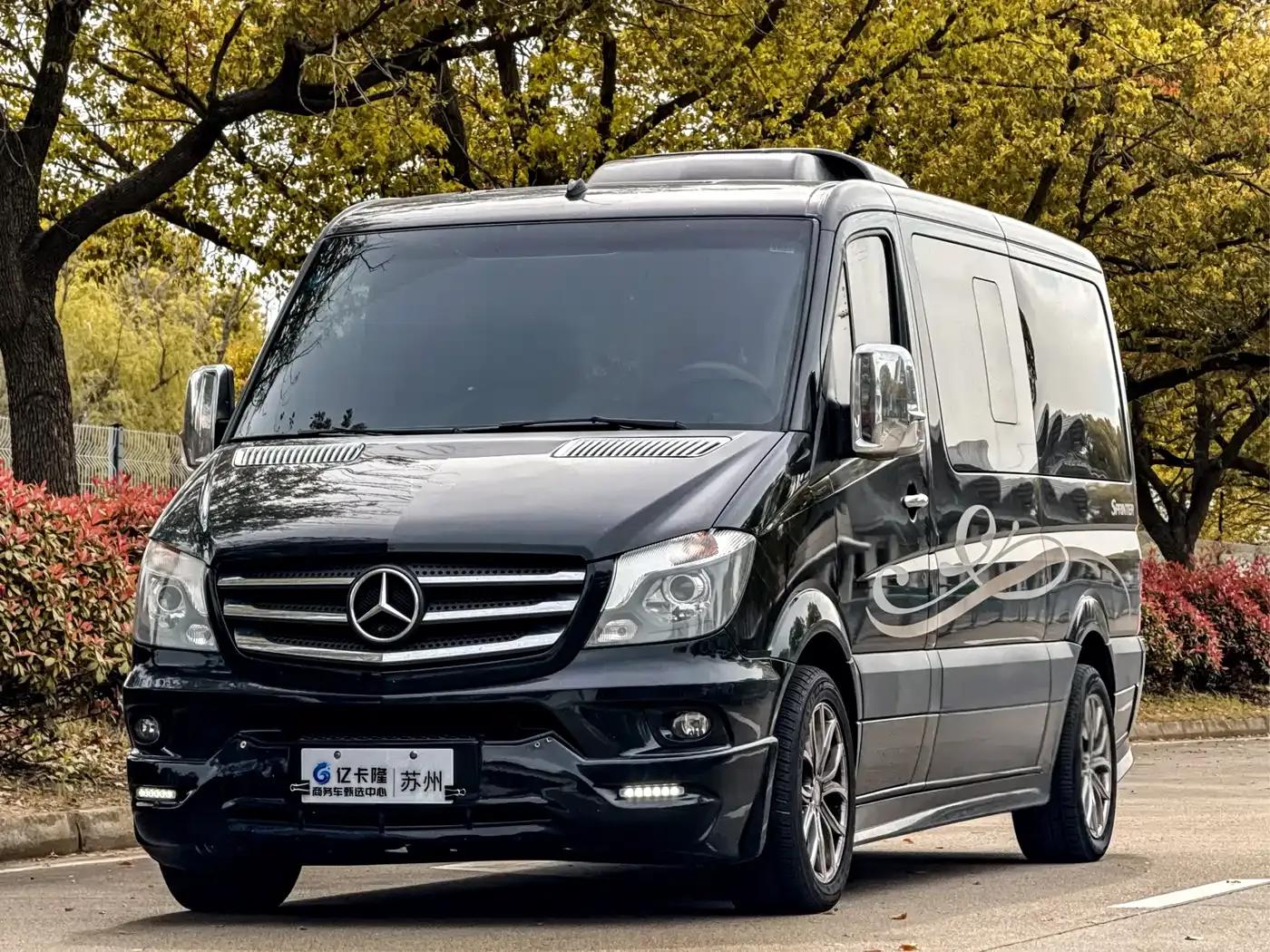 2017 Sprinter 3.5L Luxury Custom Edition — миниатюра 1
