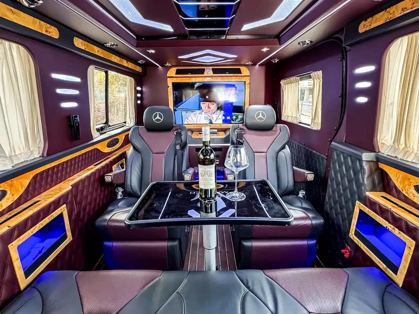2017 Sprinter 3.5L Luxury Custom Edition — миниатюра 19