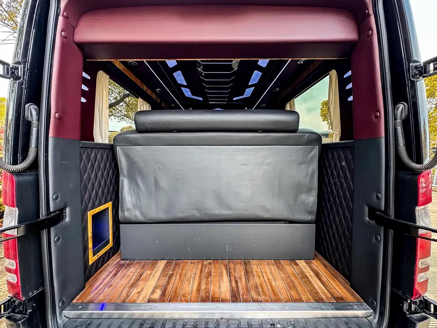 2017 Sprinter 3.5L Luxury Custom Edition — миниатюра 27
