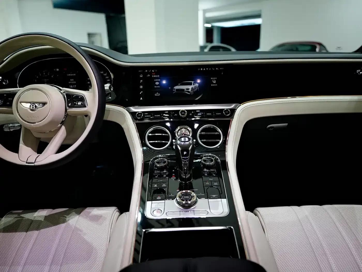 2026 Continental Plug-in Hybrid GT Base Model — миниатюра 11