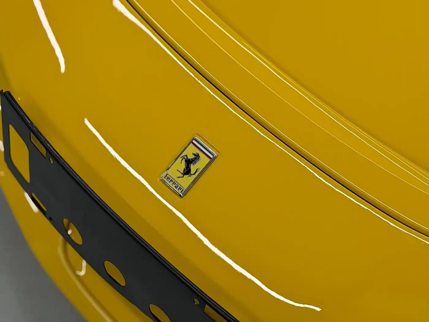 SF90 2021 3.9T V8 Spider — миниатюра 15