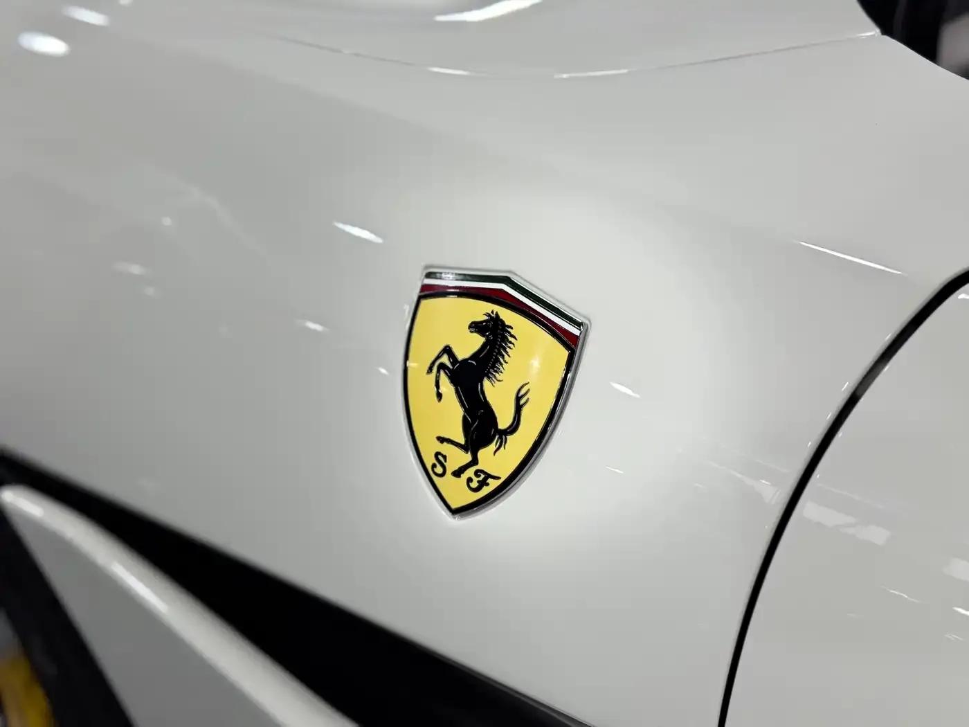 2021 Portofino 3.9T M — миниатюра 17