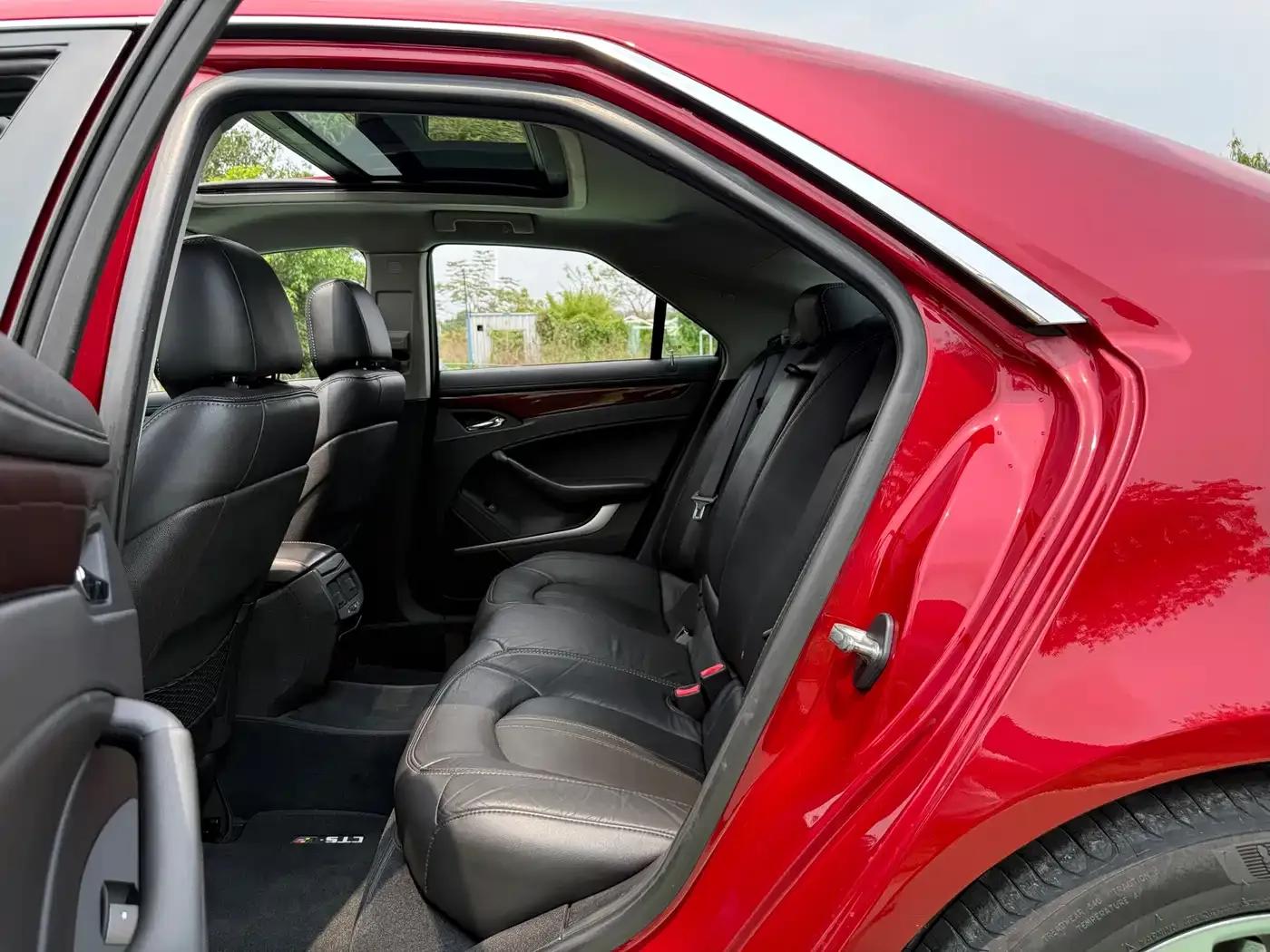 Imported Cadillac CTS 2012 3.0L Luxury Sport Edition — миниатюра 8
