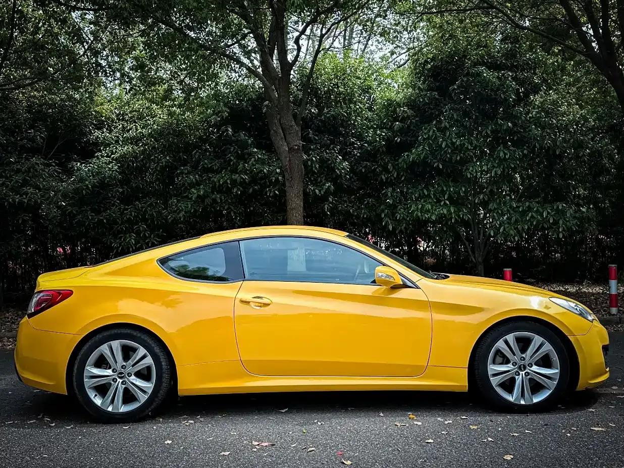 Genesis Coupe 2009 2.0T Manual Sport Edition — миниатюра 4
