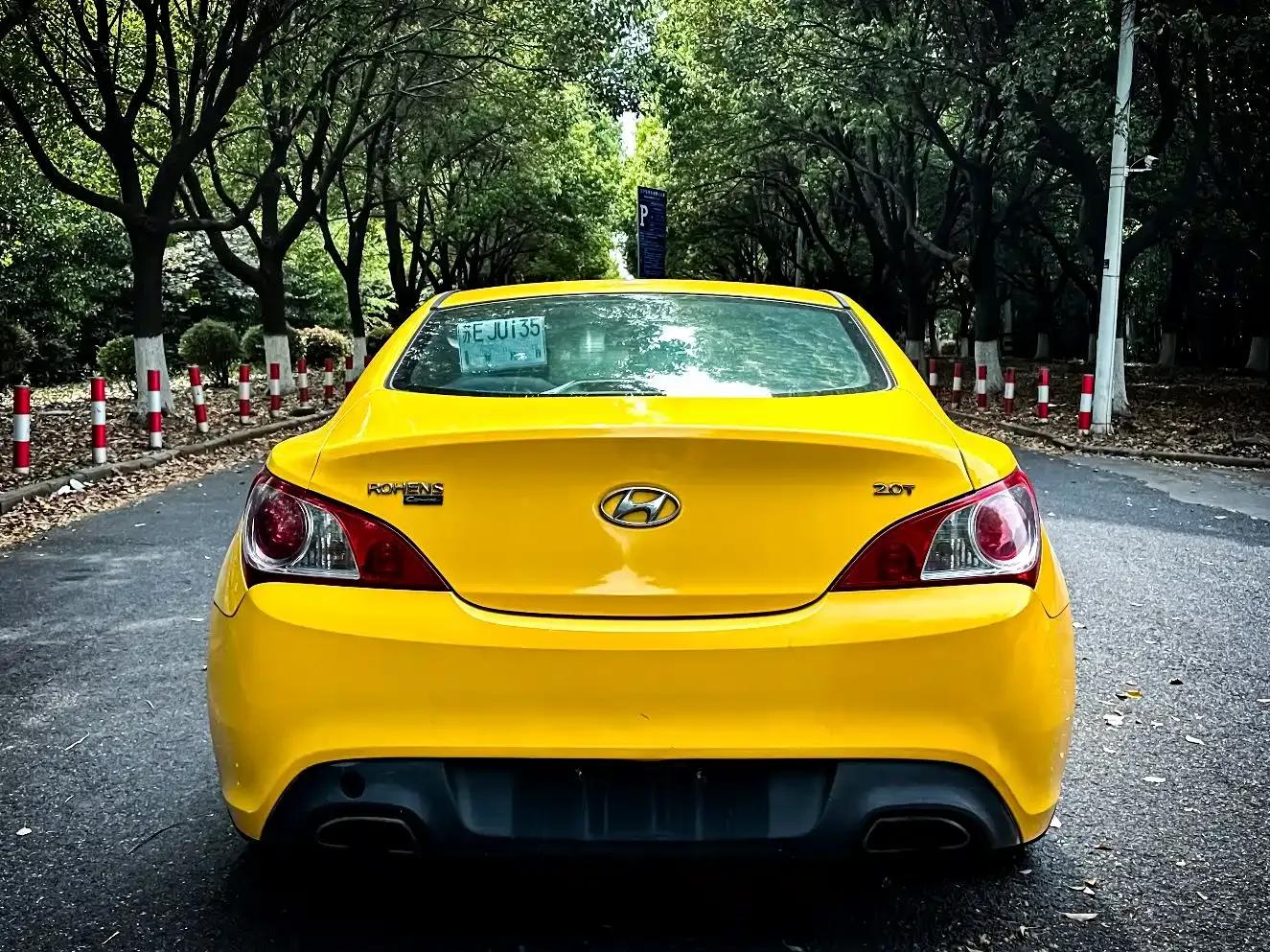 Genesis Coupe 2009 2.0T Manual Sport Edition — миниатюра 6