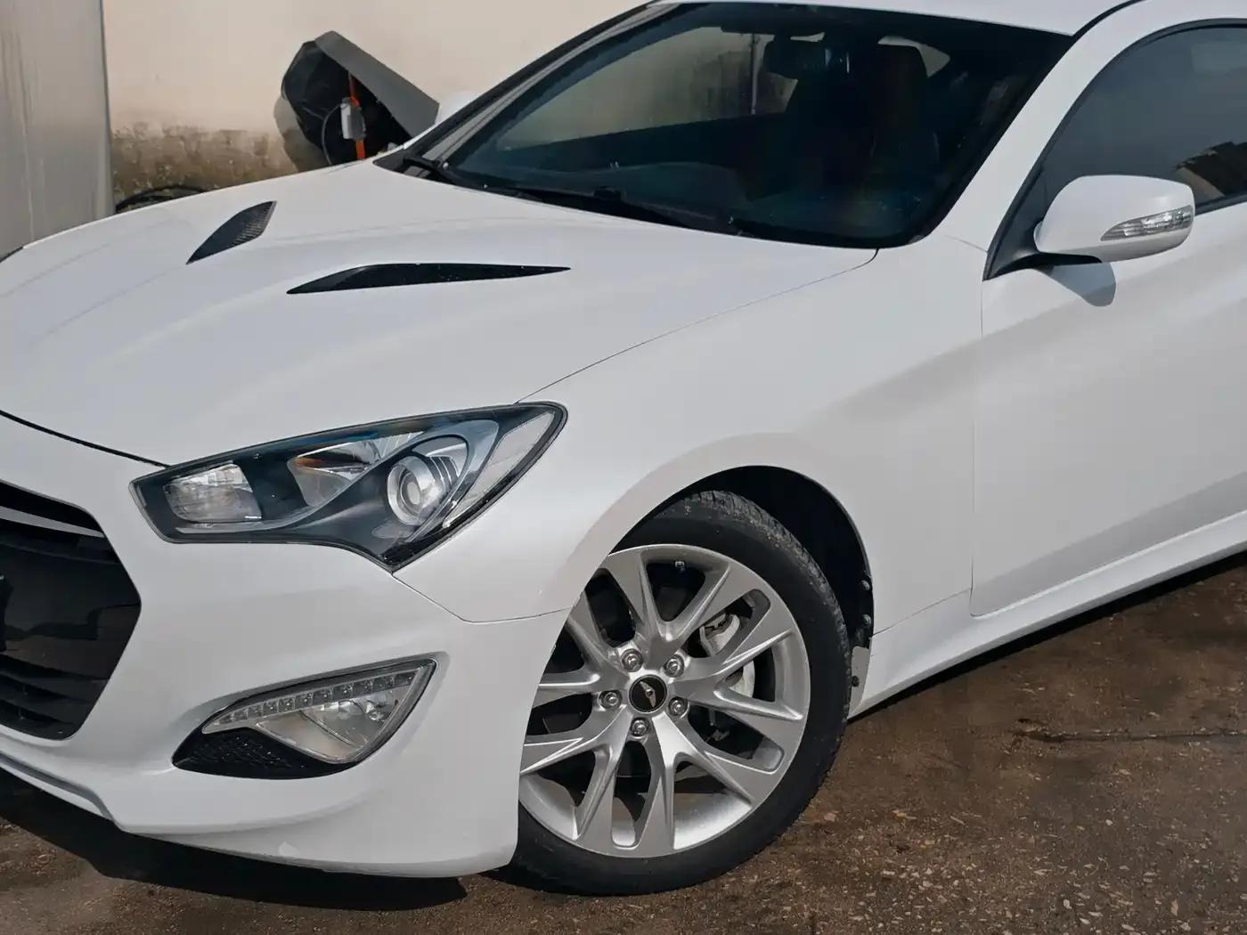 Genesis Coupe 2012 2.0T Automatic Elegant Edition — миниатюра 11