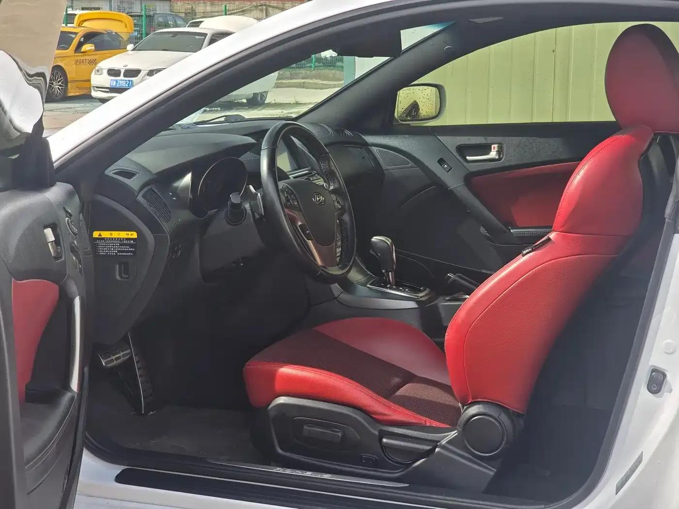 Genesis Coupe 2012 2.0T Automatic Elegant Edition — миниатюра 5