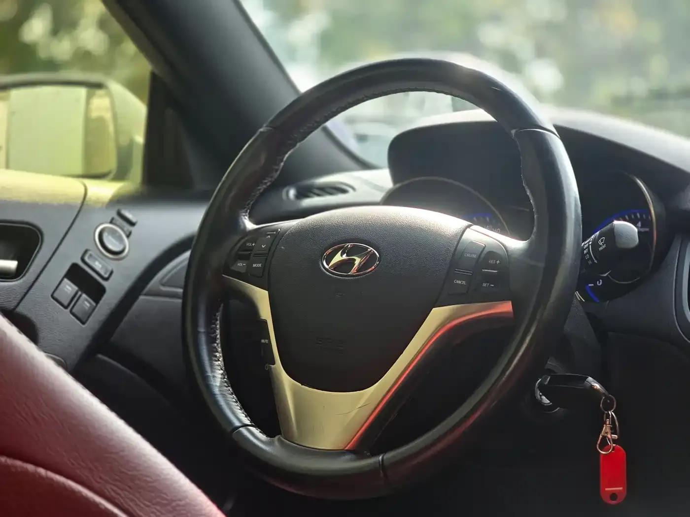 Genesis Coupe 2012 2.0T Automatic Elegant Edition — миниатюра 6