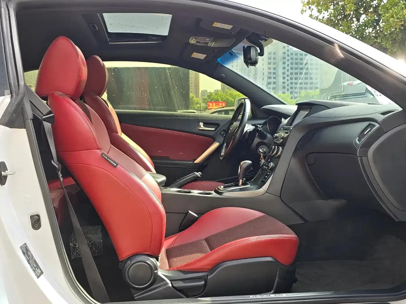 Genesis Coupe 2012 2.0T Automatic Elegant Edition — миниатюра 9