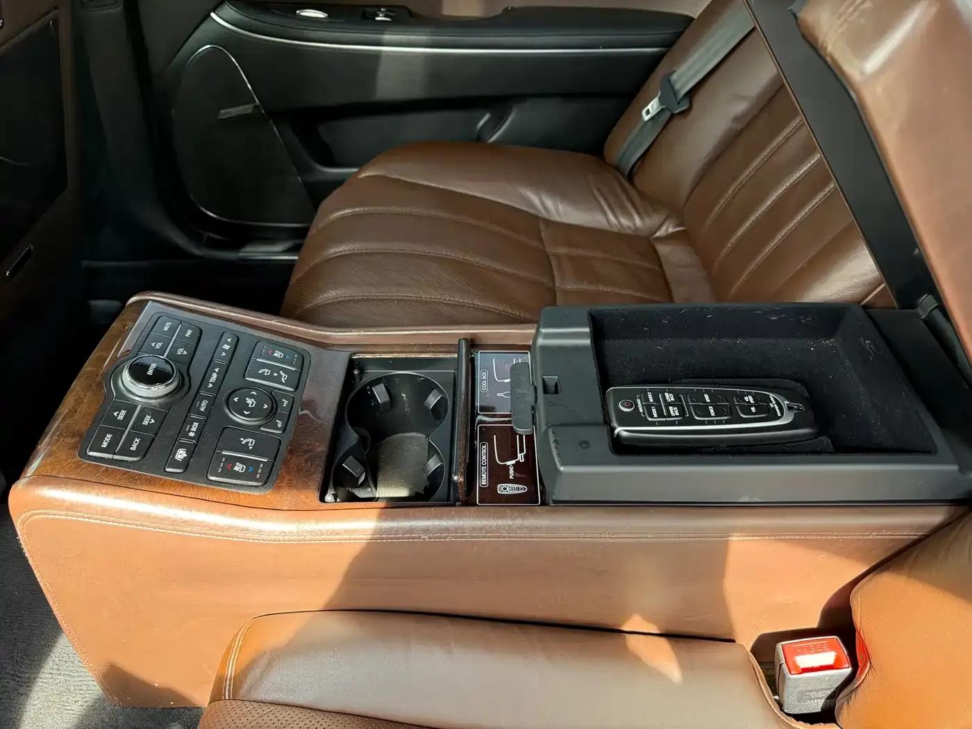 Equus 2009 3.8 Premium Edition — миниатюра 22
