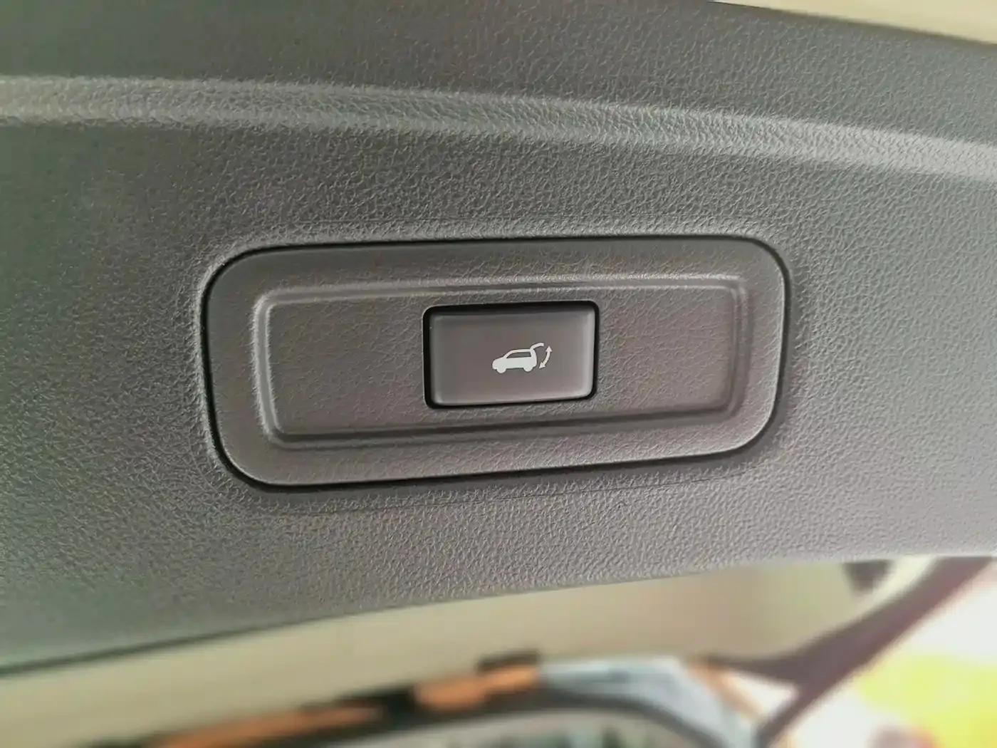 Infiniti QX70 2013 3.7L Standard Edition — миниатюра 21